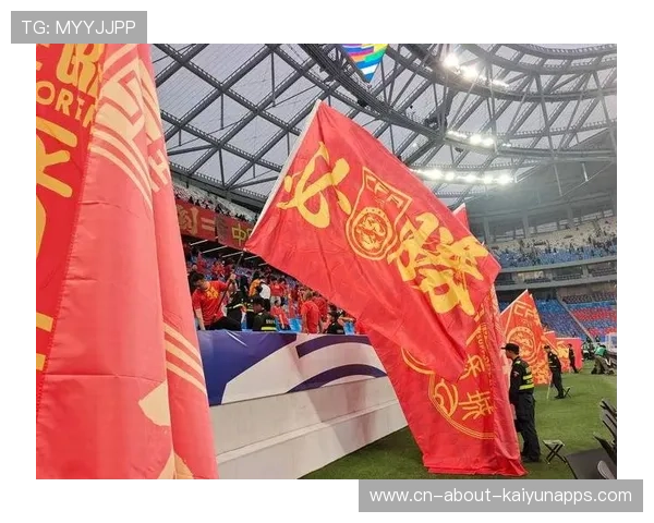 国足头条：国足重磅回归，球迷沸腾！